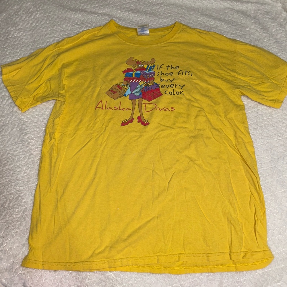 Gildan Yellow Moose Graphic Shirt